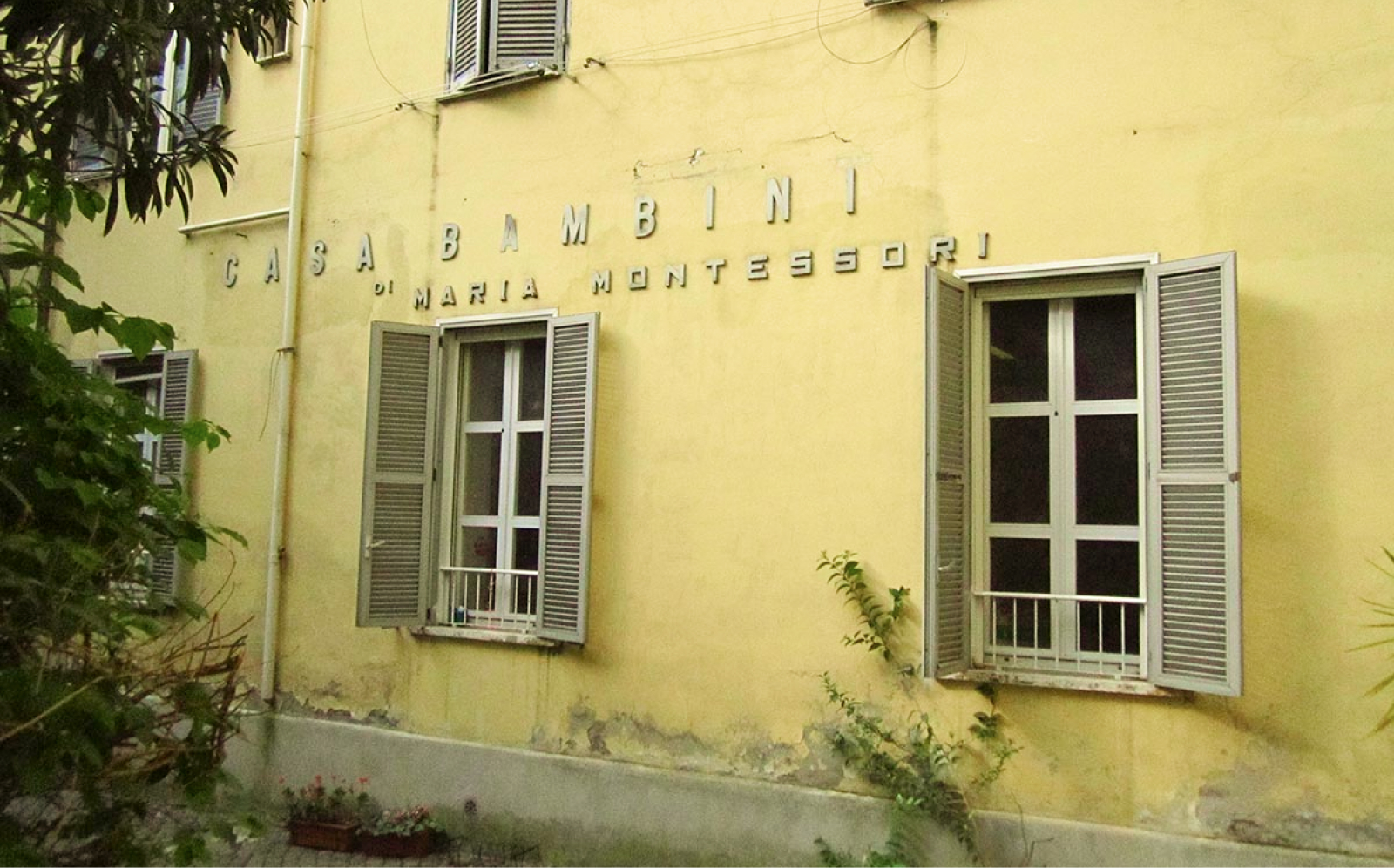 Via Montessori 150.